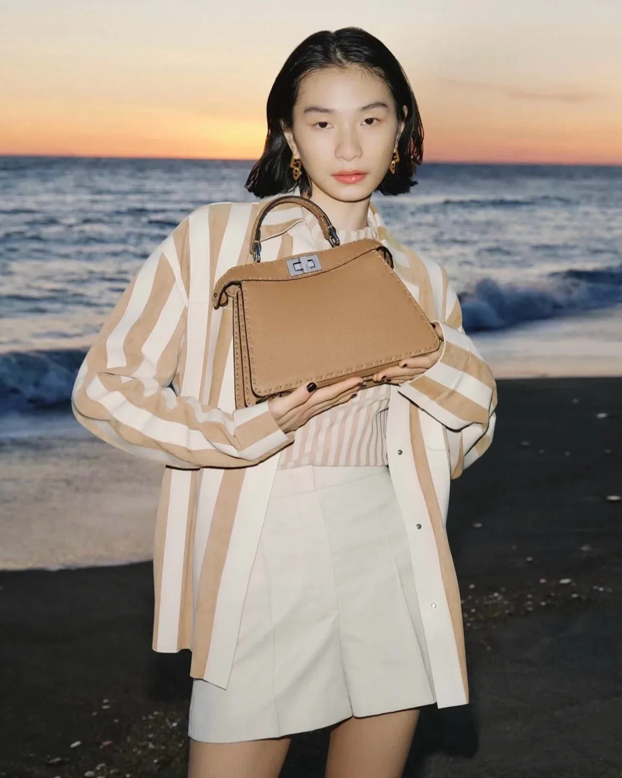 FEN 27FW CMBSDWE 037 토트백 83