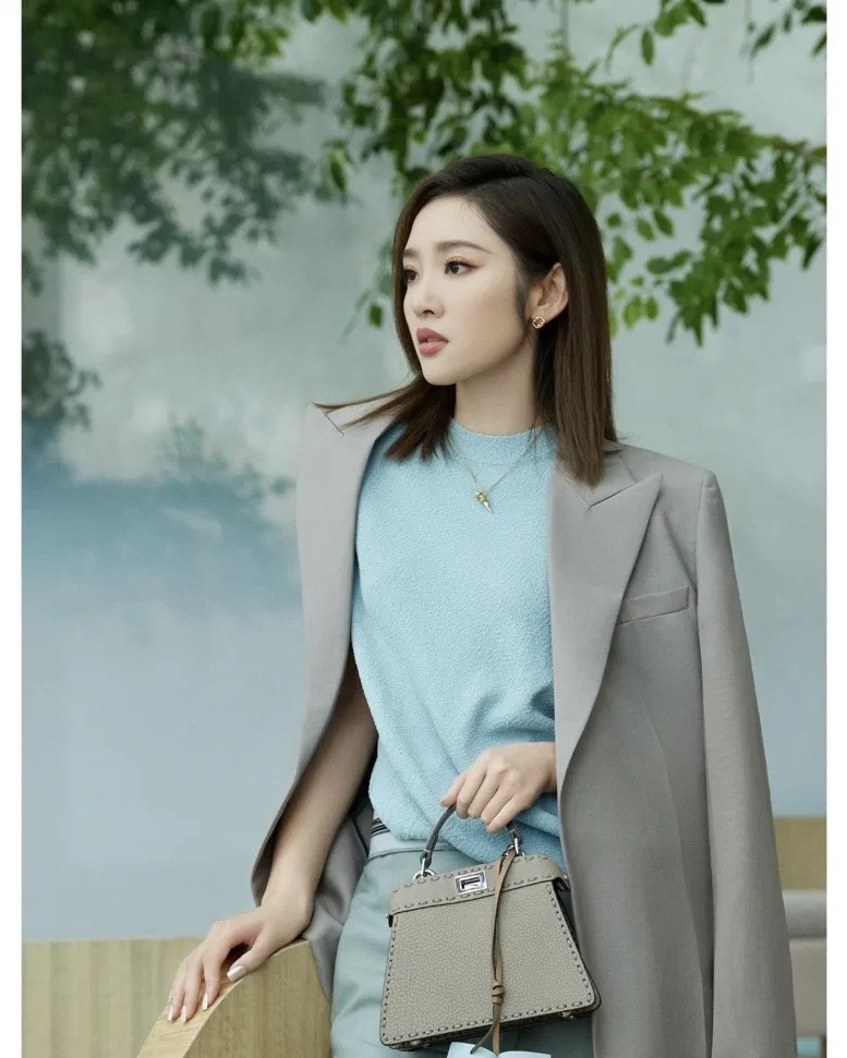 FEN 27FW CMBSDWE 038 미니토트백 36
