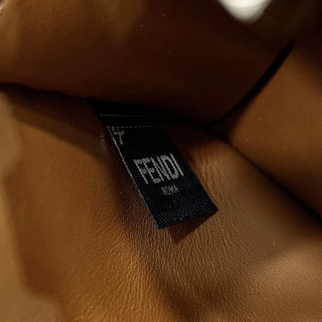 FEN 27FW CMBSDWE 038 미니토트백 44
