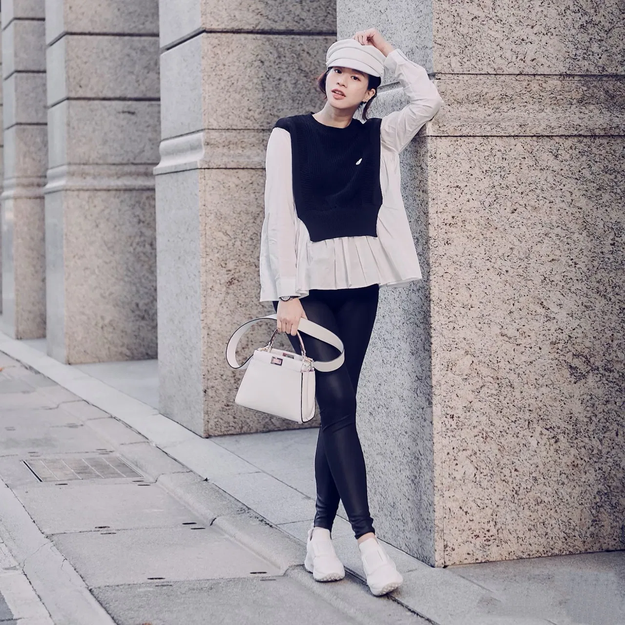 FEN 27FW CMBSDWE 038 미니토트백 83