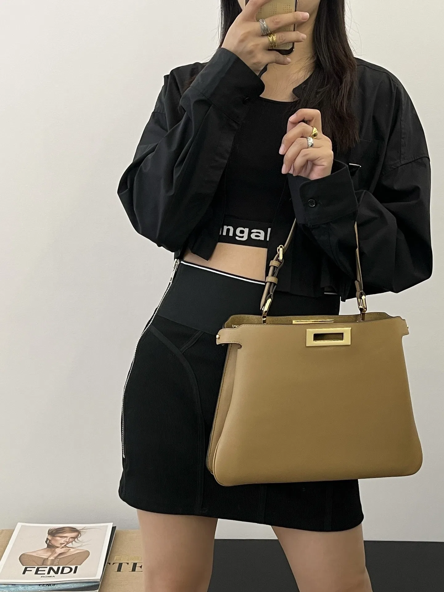 FEN 27FW CMBSDWE 040 토트백 14