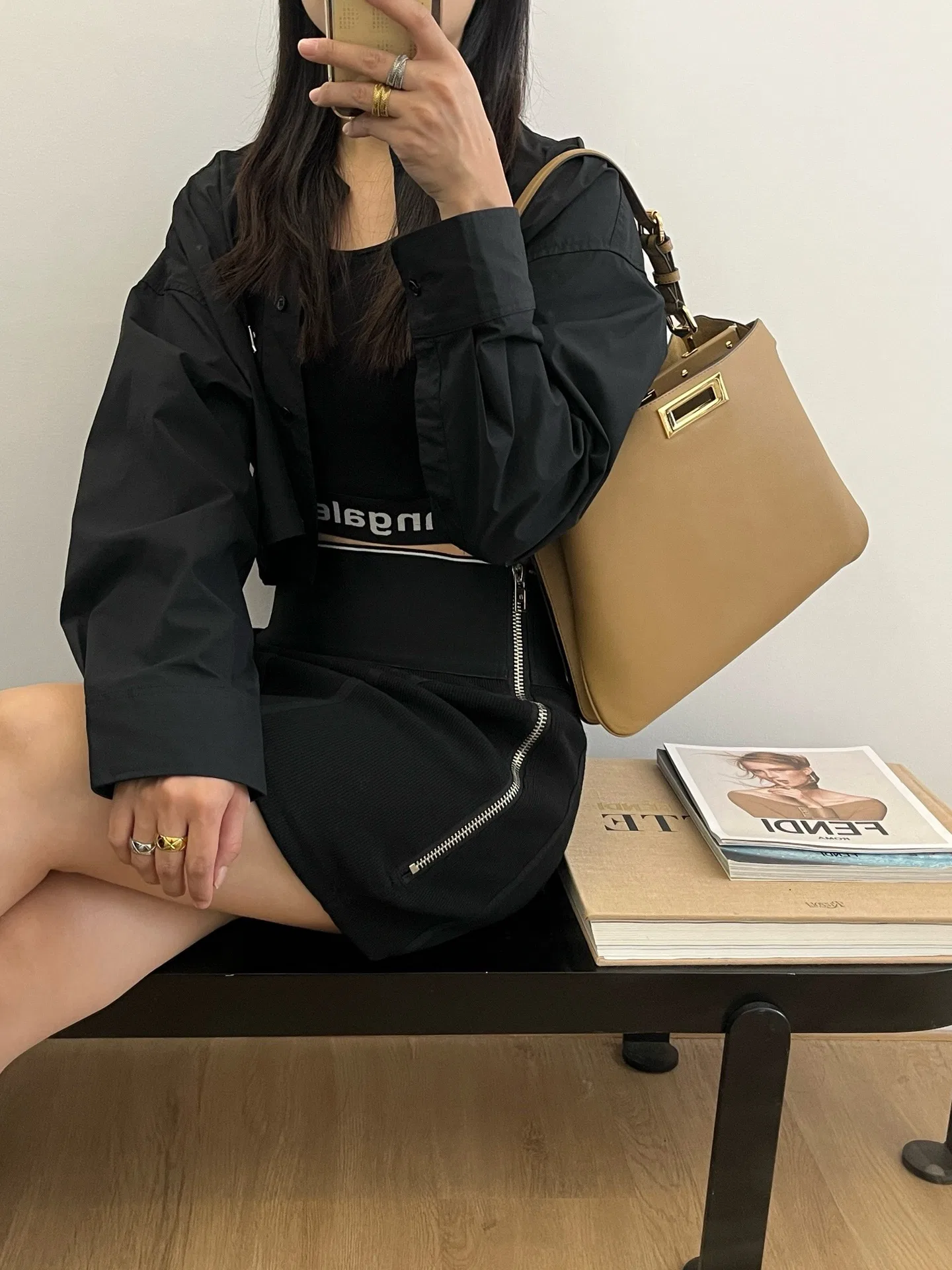 FEN 27FW CMBSDWE 040 토트백 15
