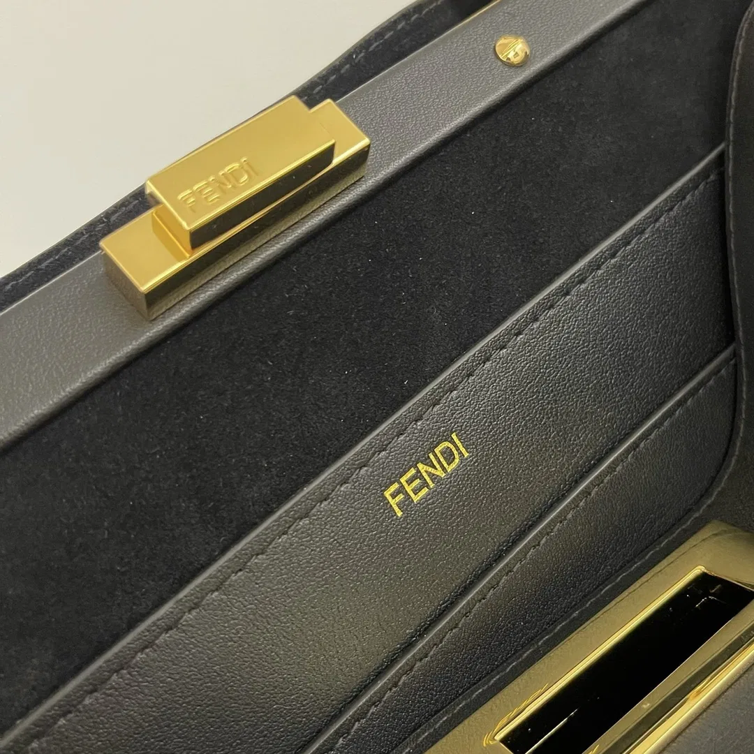 FEN 27FW CMBSDWE 040 토트백 23