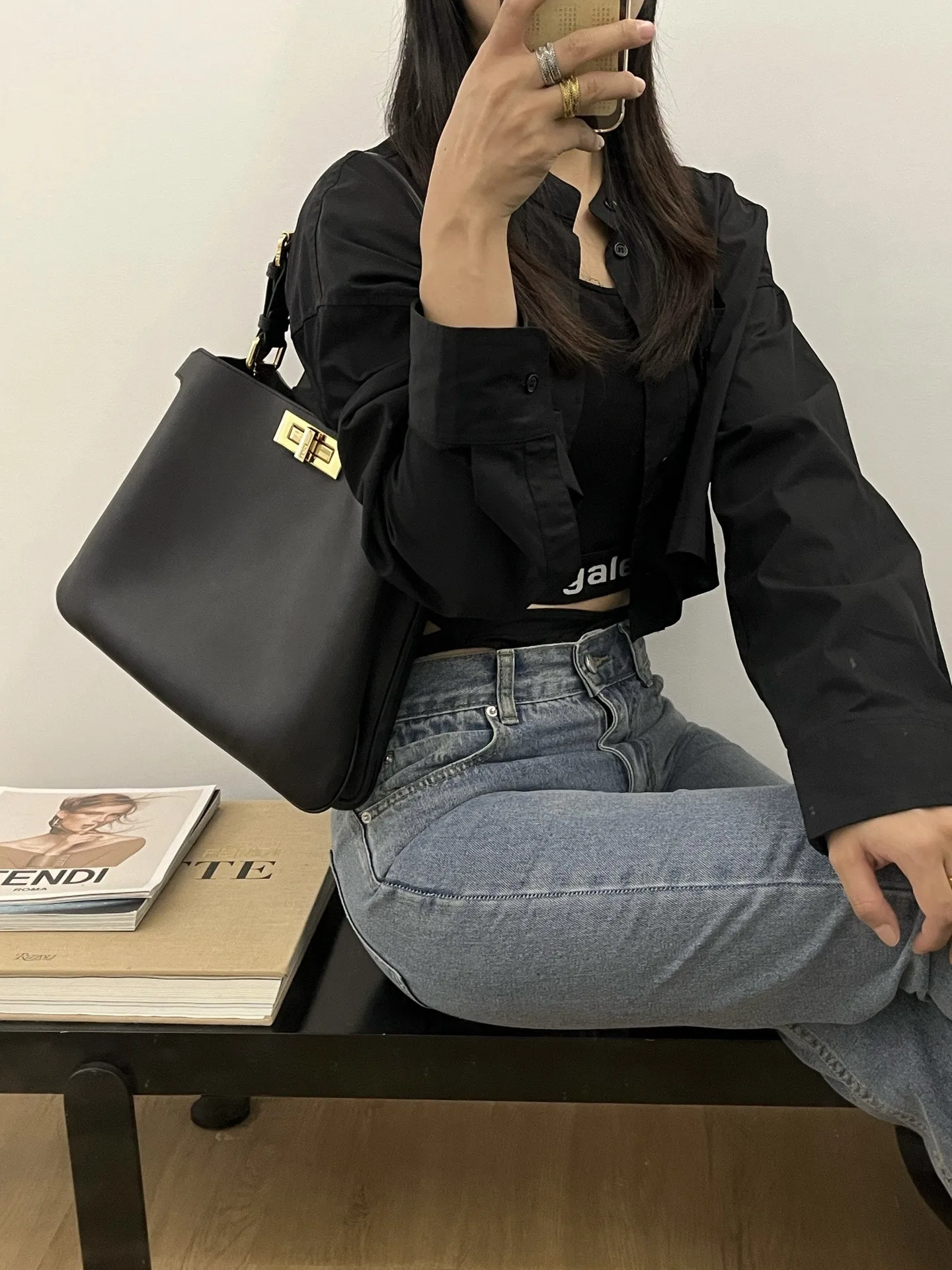FEN 27FW CMBSDWE 040 토트백 29