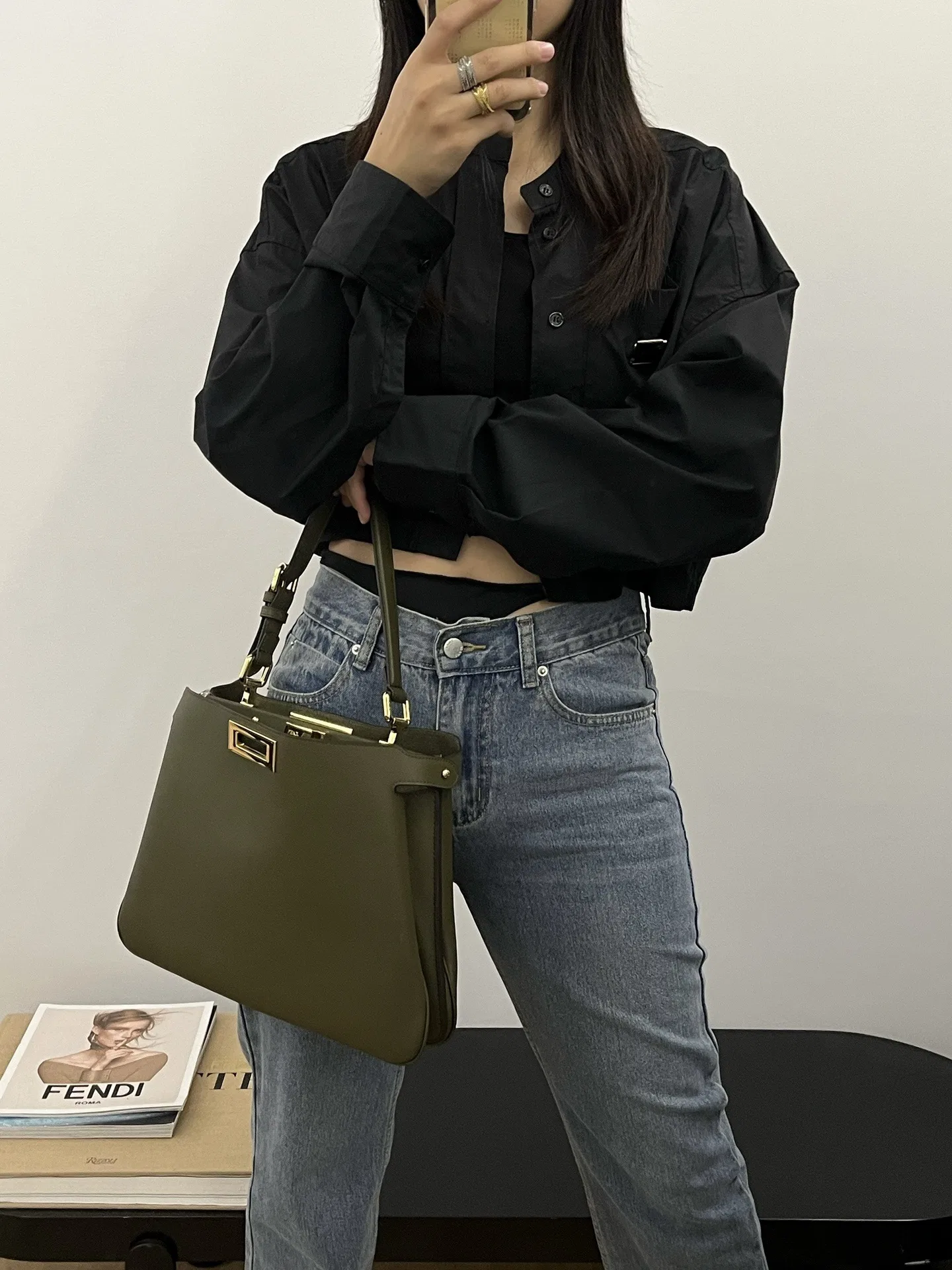 FEN 27FW CMBSDWE 040 토트백 53