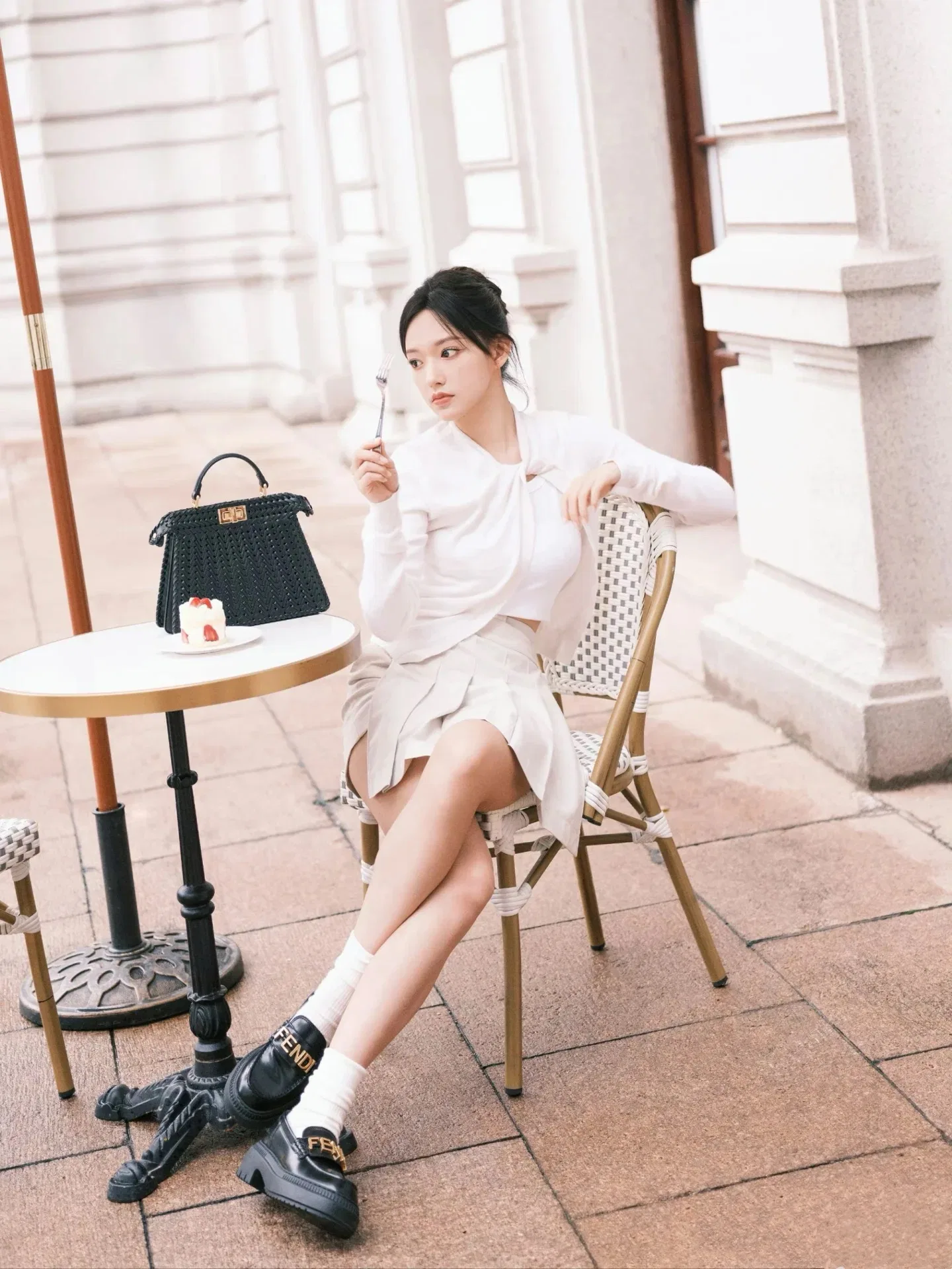 FEN 27FW CMBSDWE 042 토트백 11