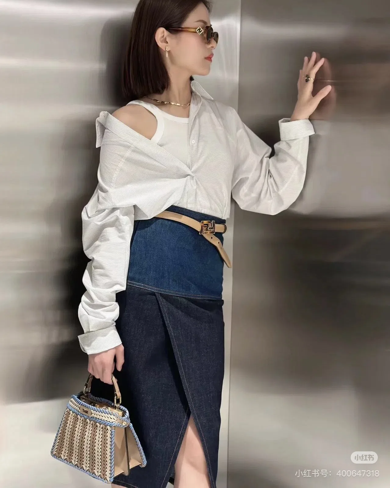 FEN 27FW CMBSDWE 056 미니토트백 11