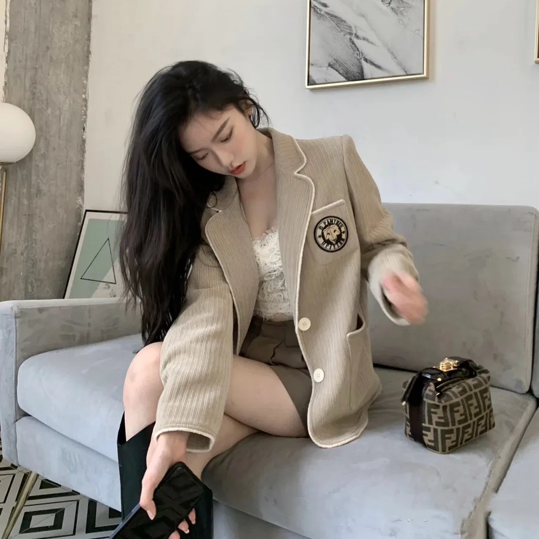 FEN 27FW CMBSDWE 062 미니토트백 12