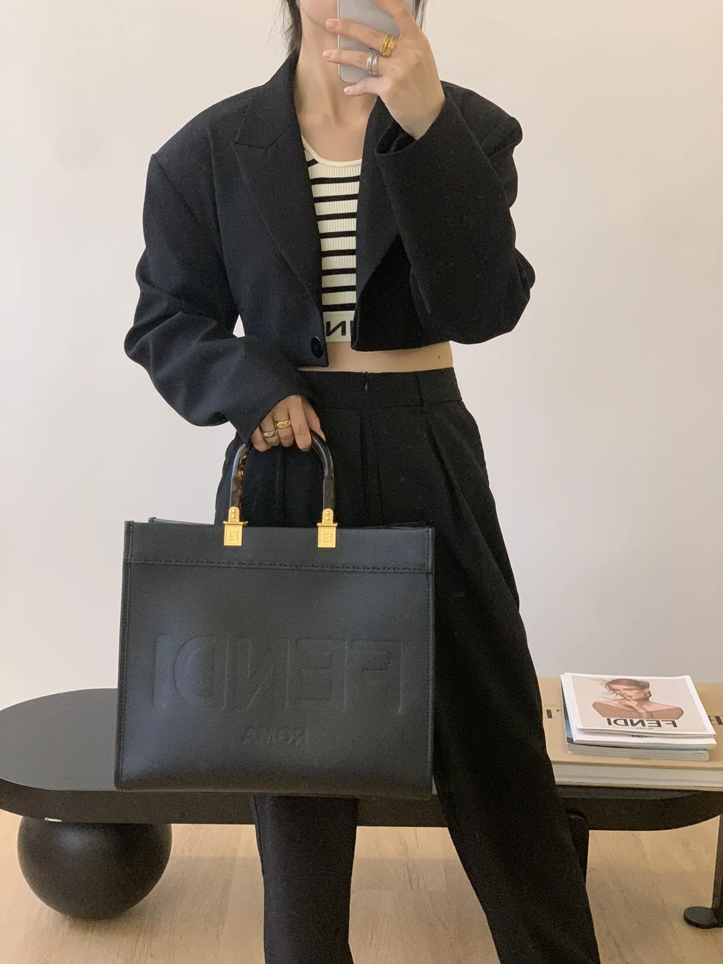 FEN 27FW CMBSDWE 064 숄더백 11
