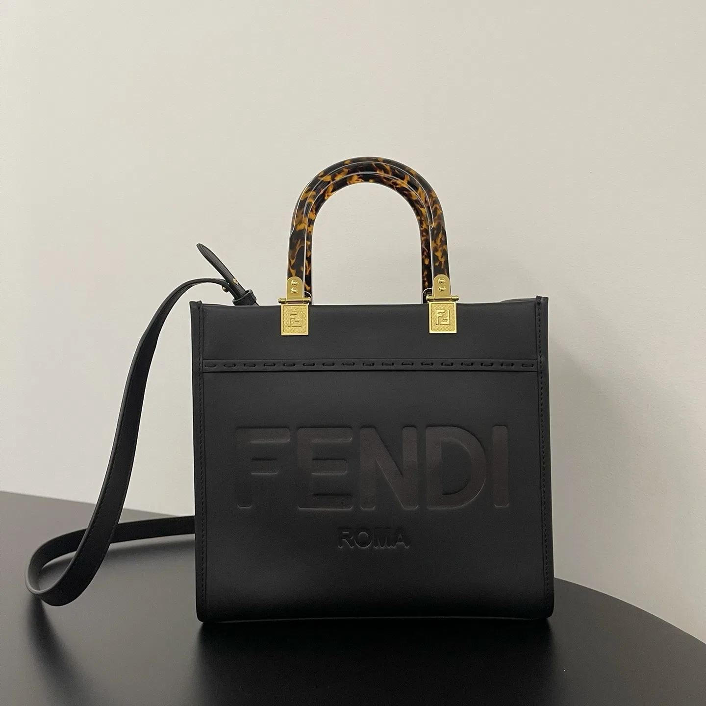 FEN 27FW CMBSDWE 065 미니토트백 13