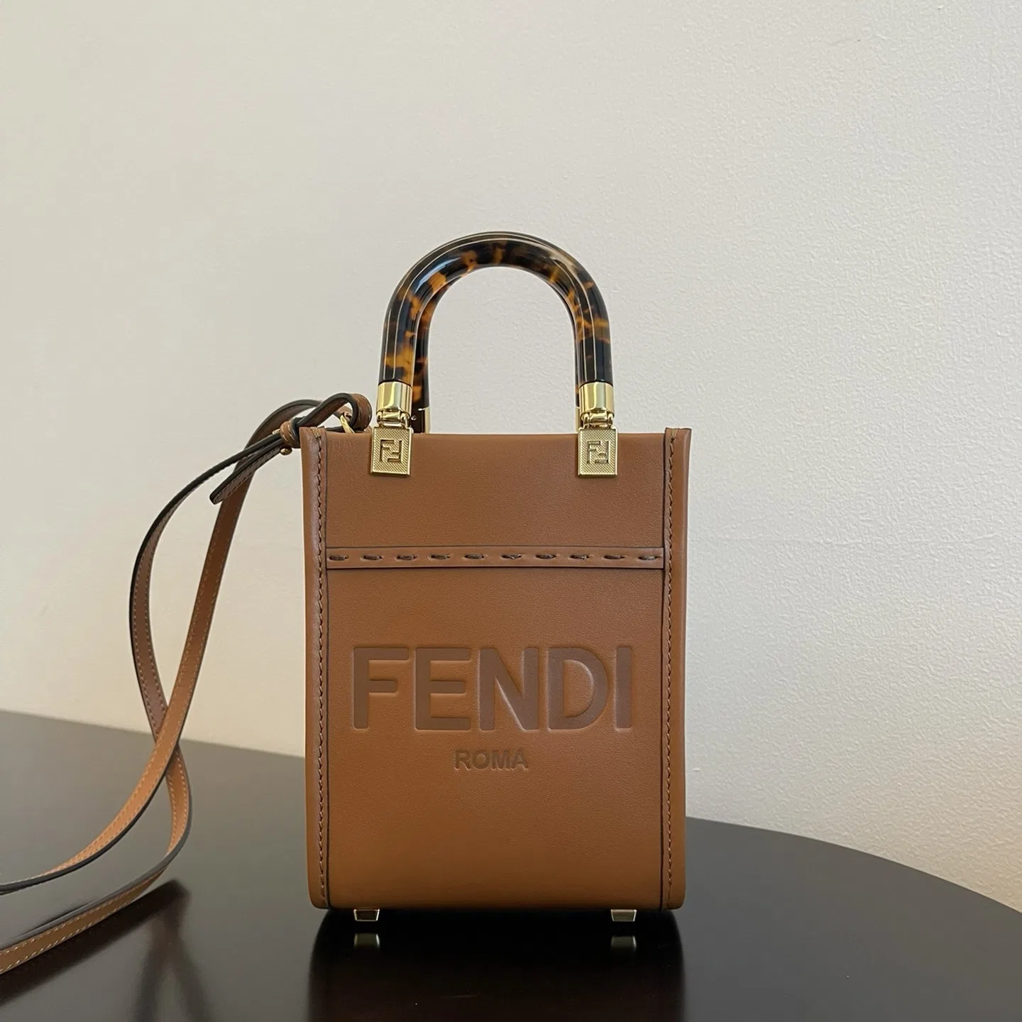 FEN 27FW CMBSDWE 066 미니백 25