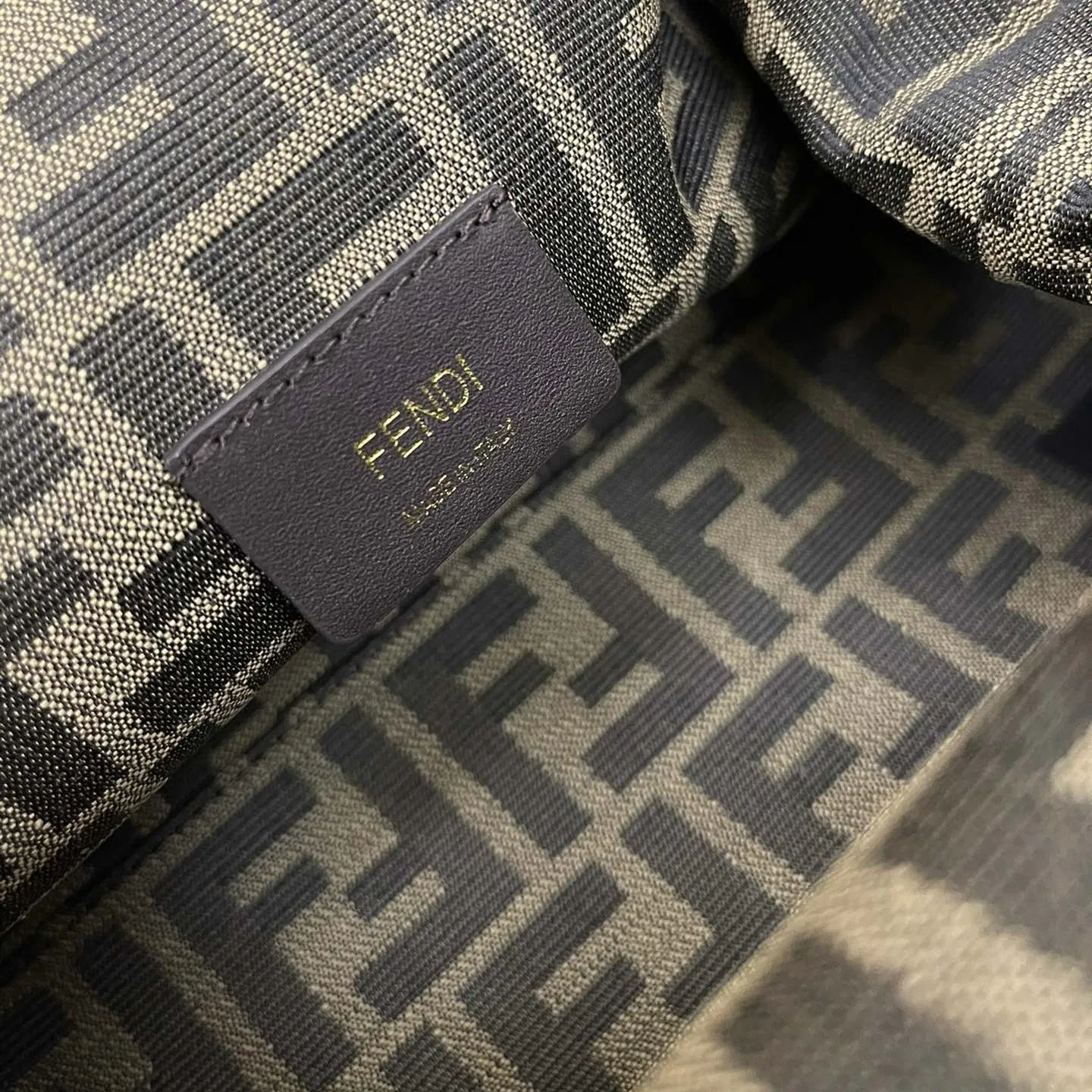 FEN 27FW CMBSDWE 078 숄더백 20