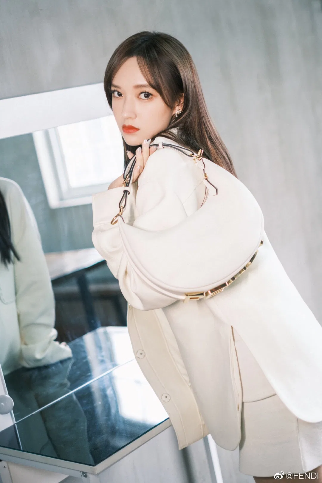 FEN 27FW CMBSDWE 079 토트백 12