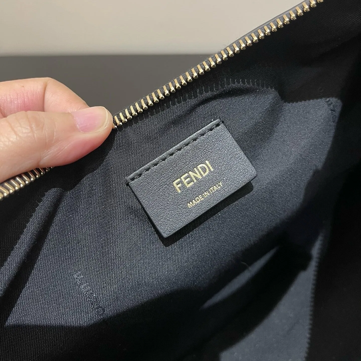 FEN 27FW CMBSDWE 082 토트백 8