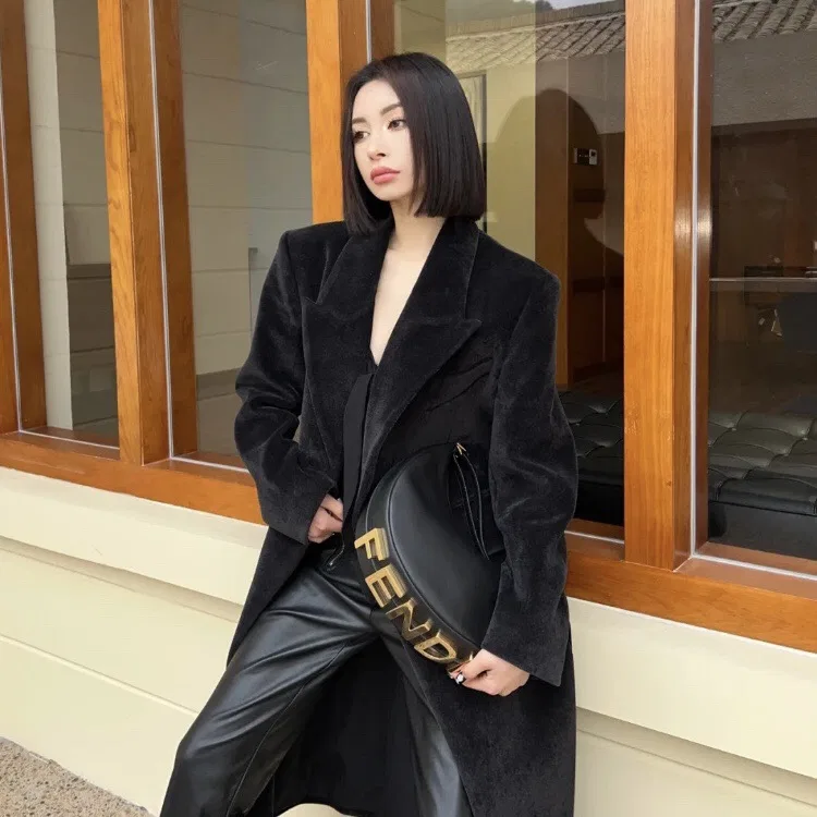 FEN 27FW CMBSDWE 082 토트백 9