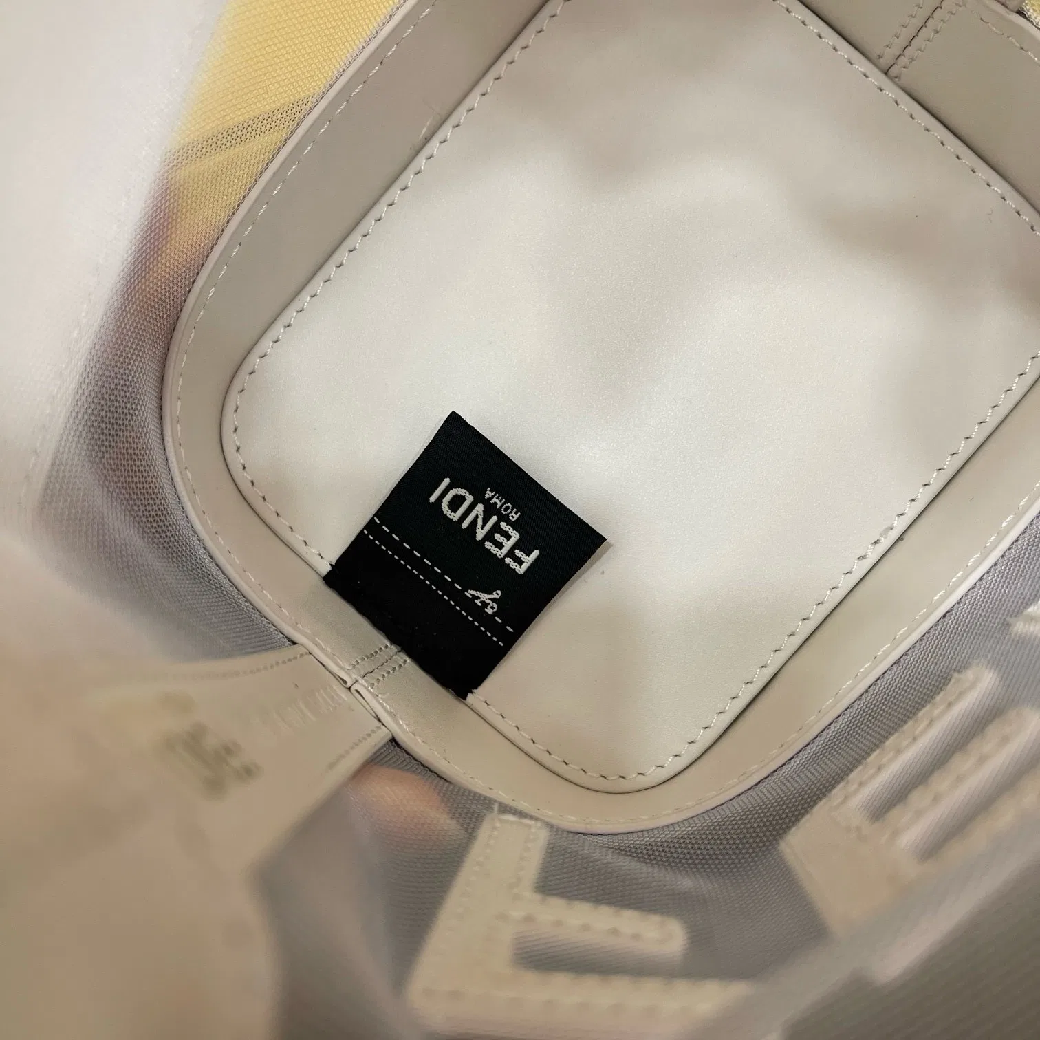 FEN 27FW CMBSDWE 088 버킷백 8