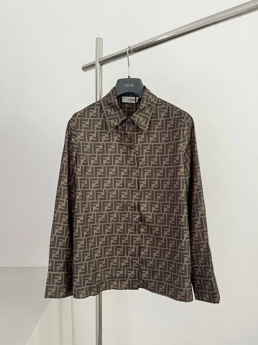 FEN 27FW EIUHZUK 008 셔츠 18