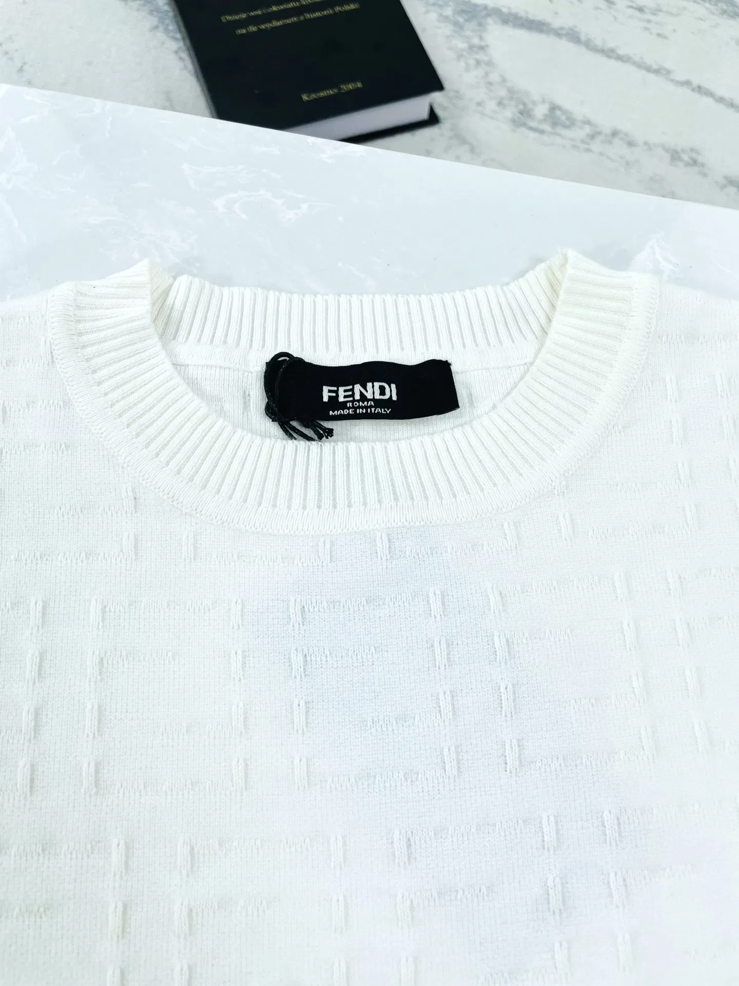 FEN 27FW EIZFWRE 001 폴로반팔티셔츠 10