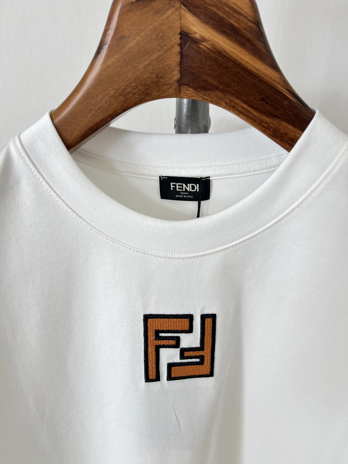 FEN 27FW EIZFWRE 004 반팔티셔츠 14