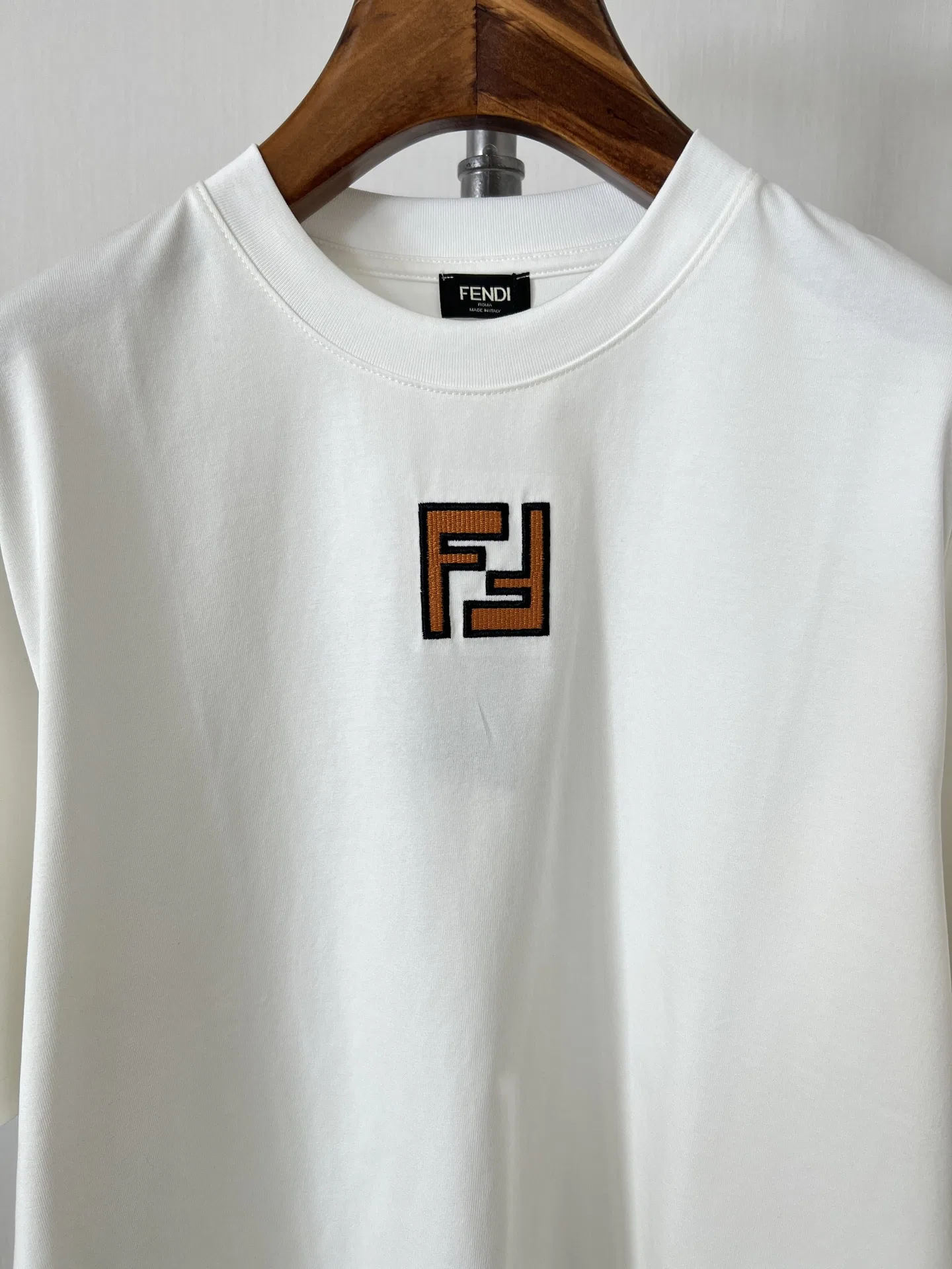 FEN 27FW EIZFWRE 004 반팔티셔츠 15