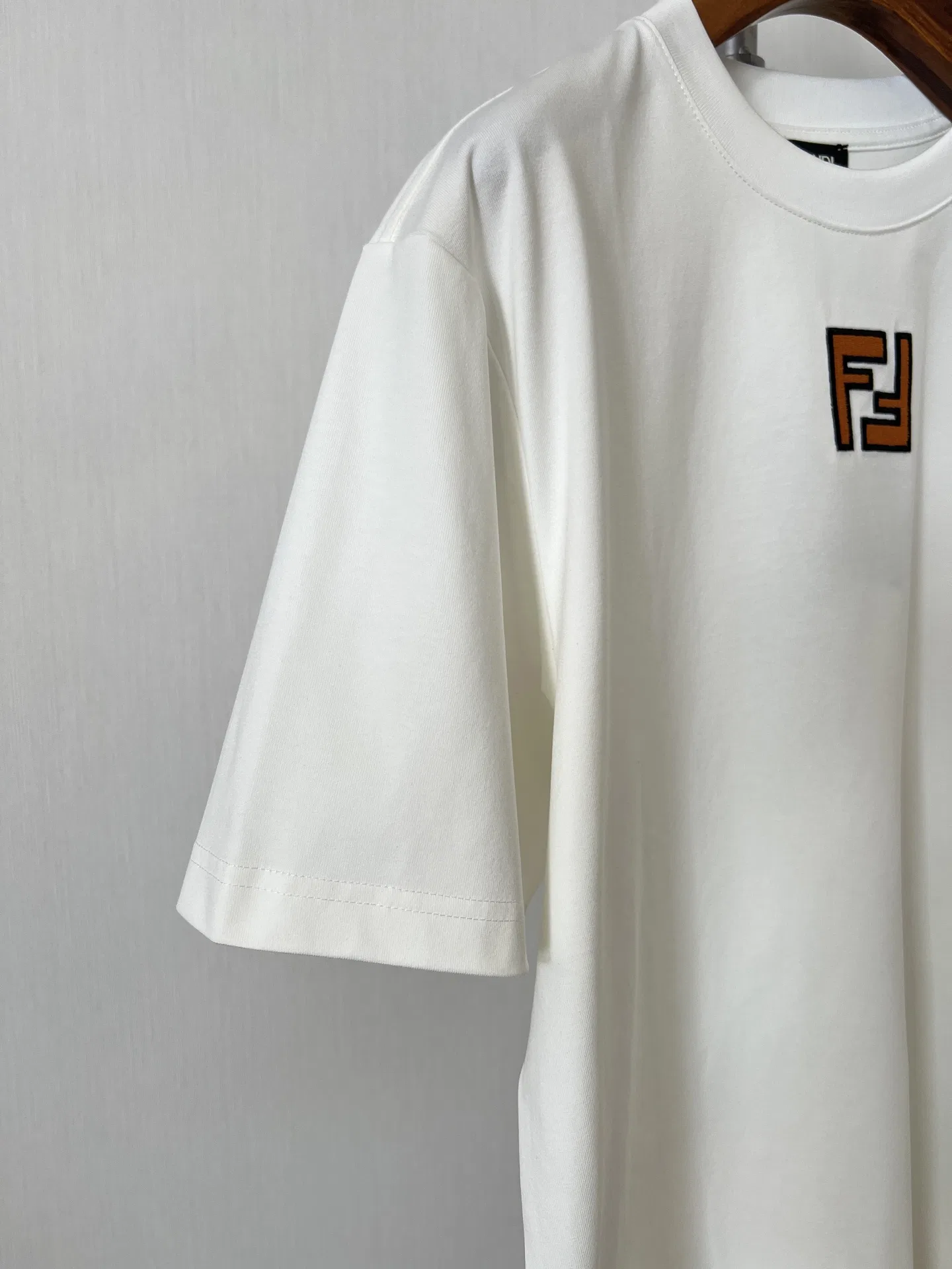 FEN 27FW EIZFWRE 004 반팔티셔츠 16