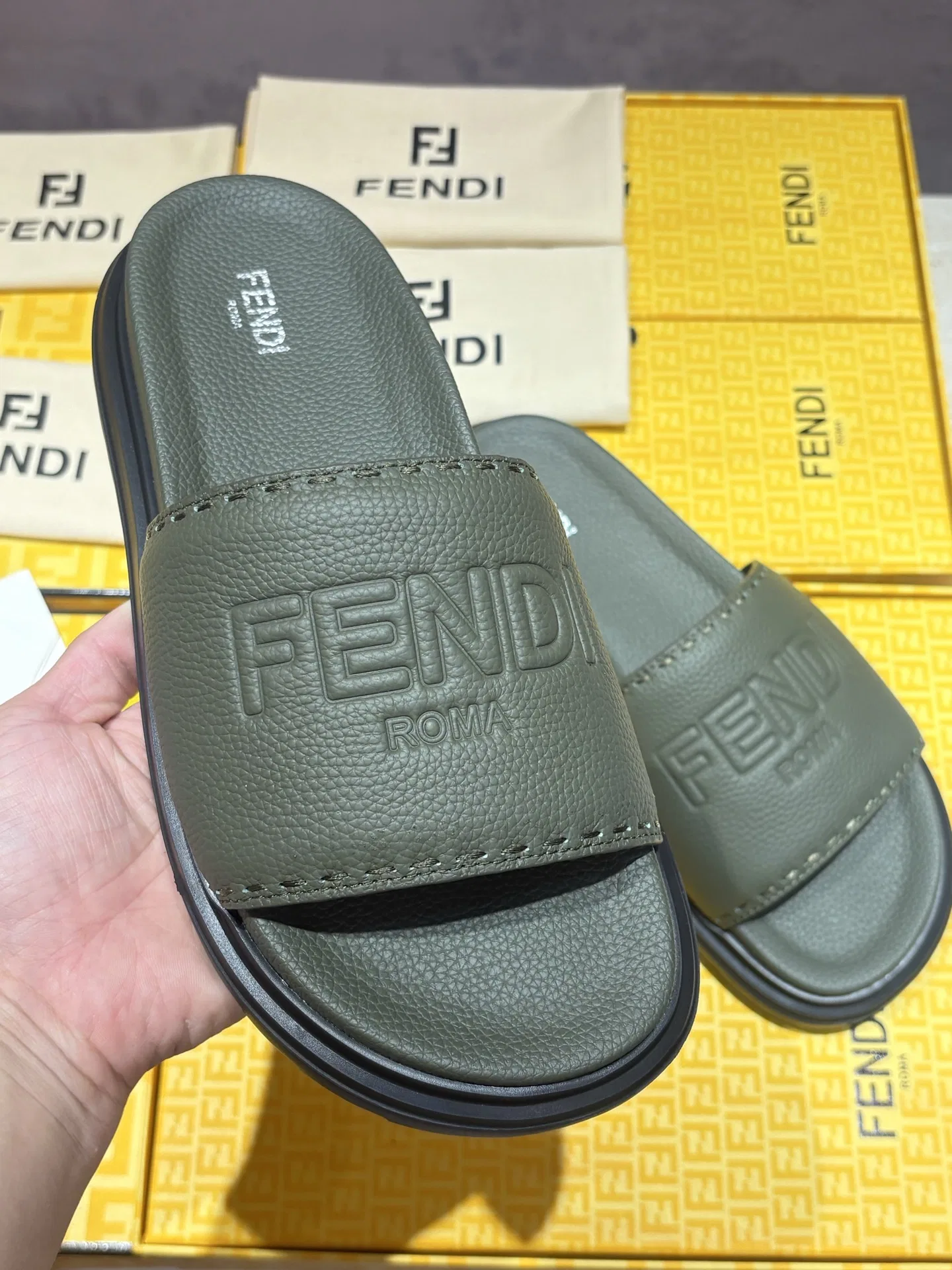 FEN 27FW INTBAJF 001 슬리퍼 36