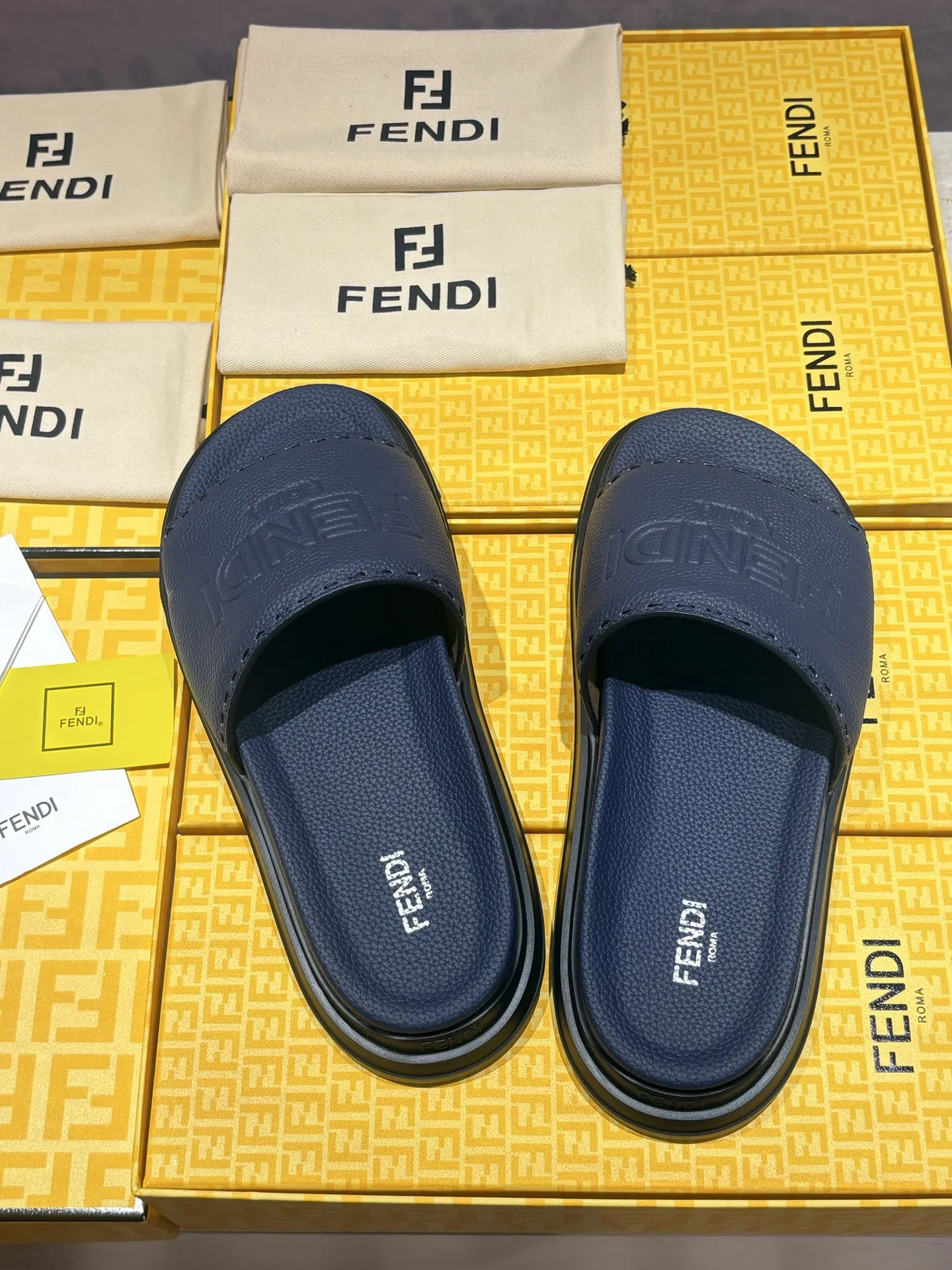 FEN 27FW INTBAJF 001 슬리퍼 53