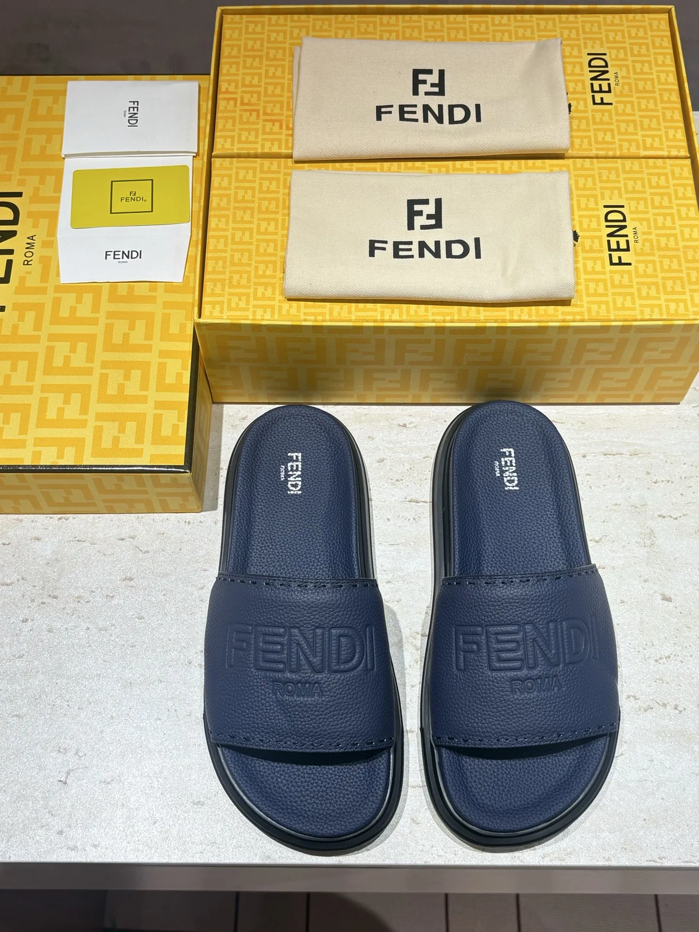 FEN 27FW INTBAJF 001 슬리퍼 54