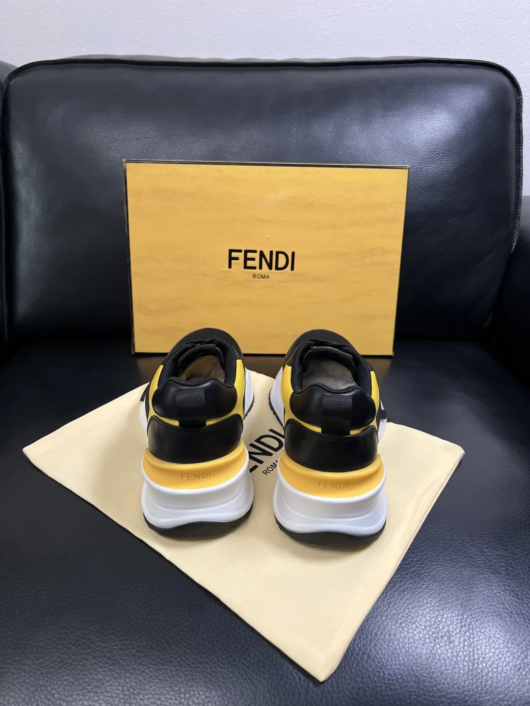 FEN 27FW KJARXSO 024 스니커즈 8
