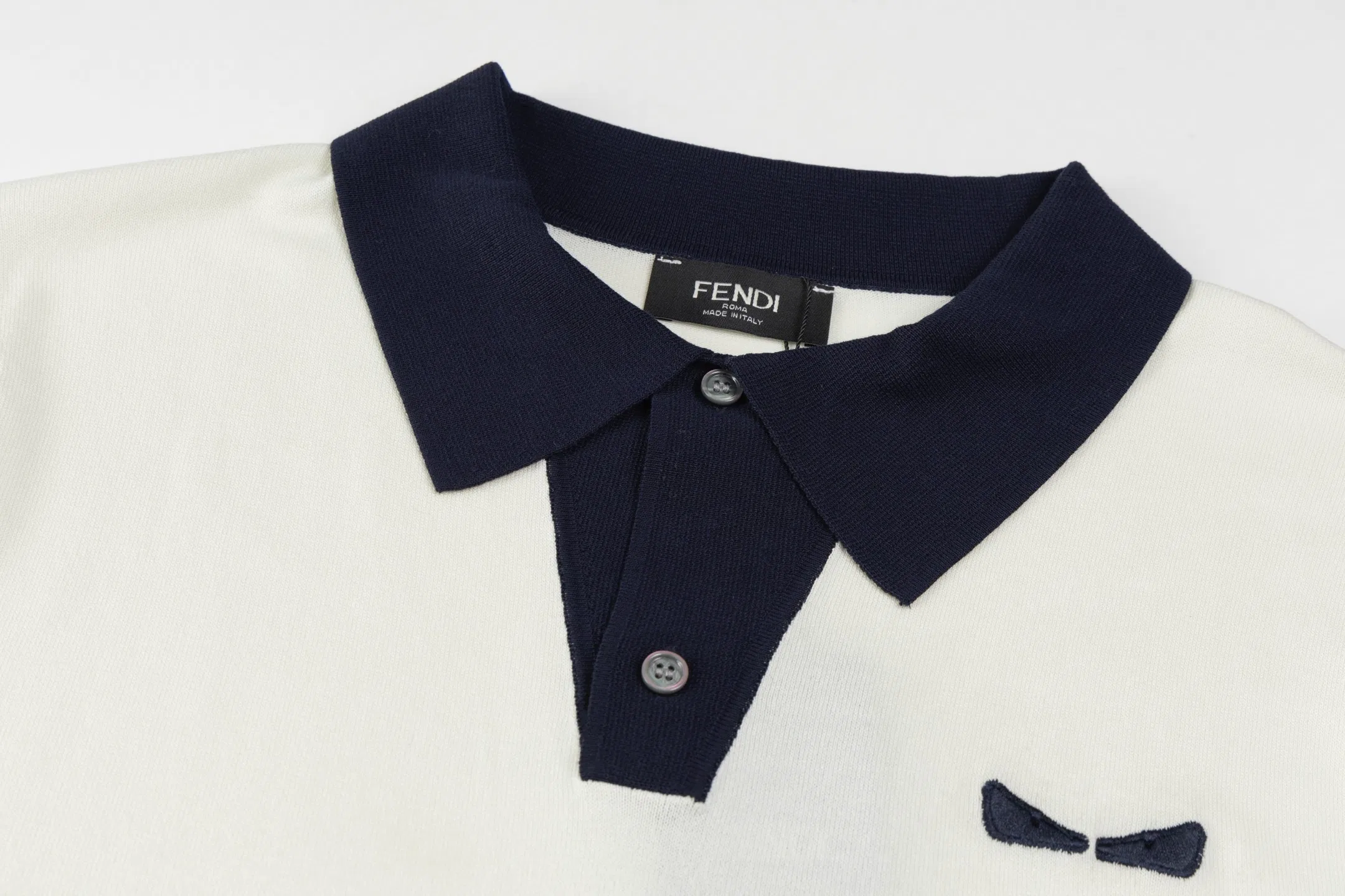 FEN 27FW QFHVEOW 019 폴로반팔티셔츠 9