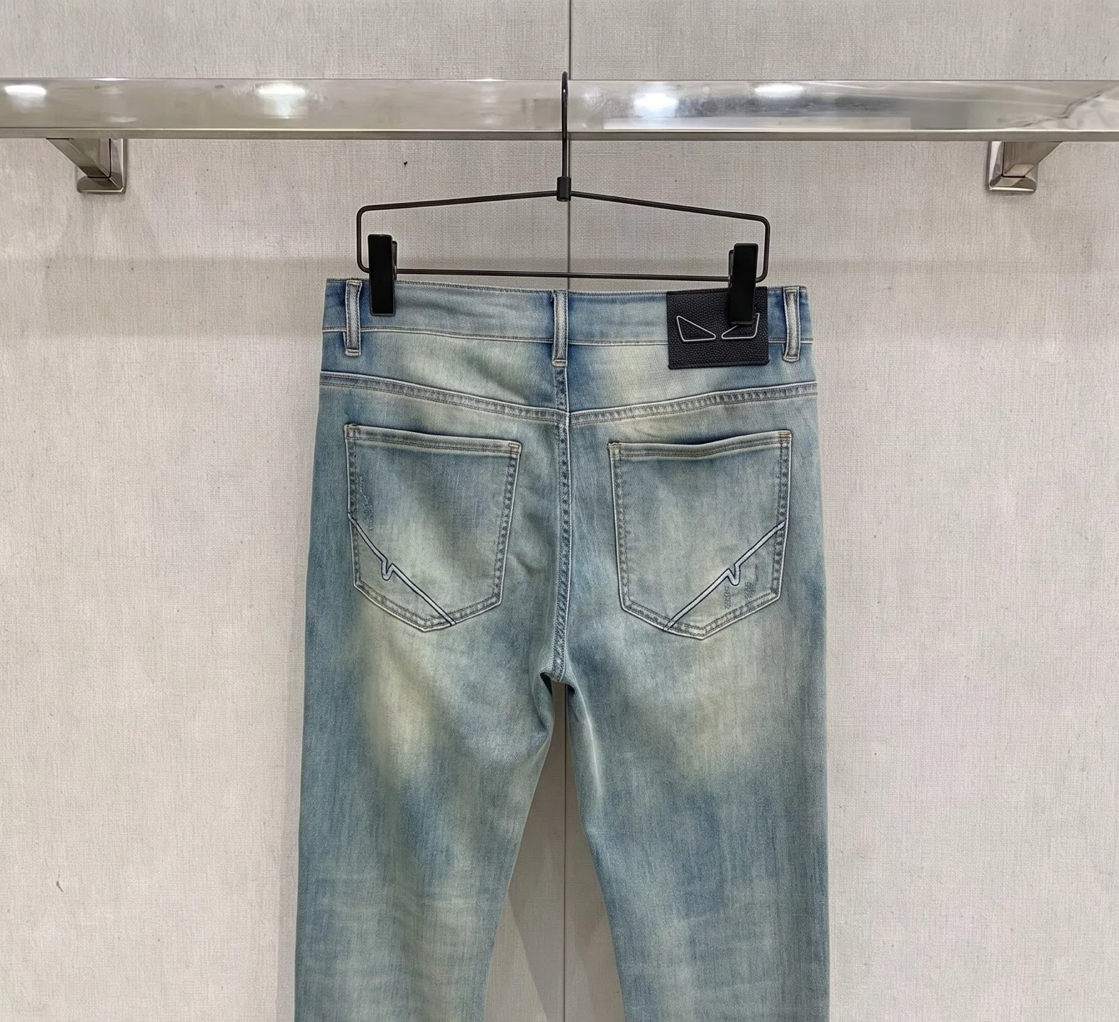 FEN 27FW QFHVEOW 028 데님팬츠 7