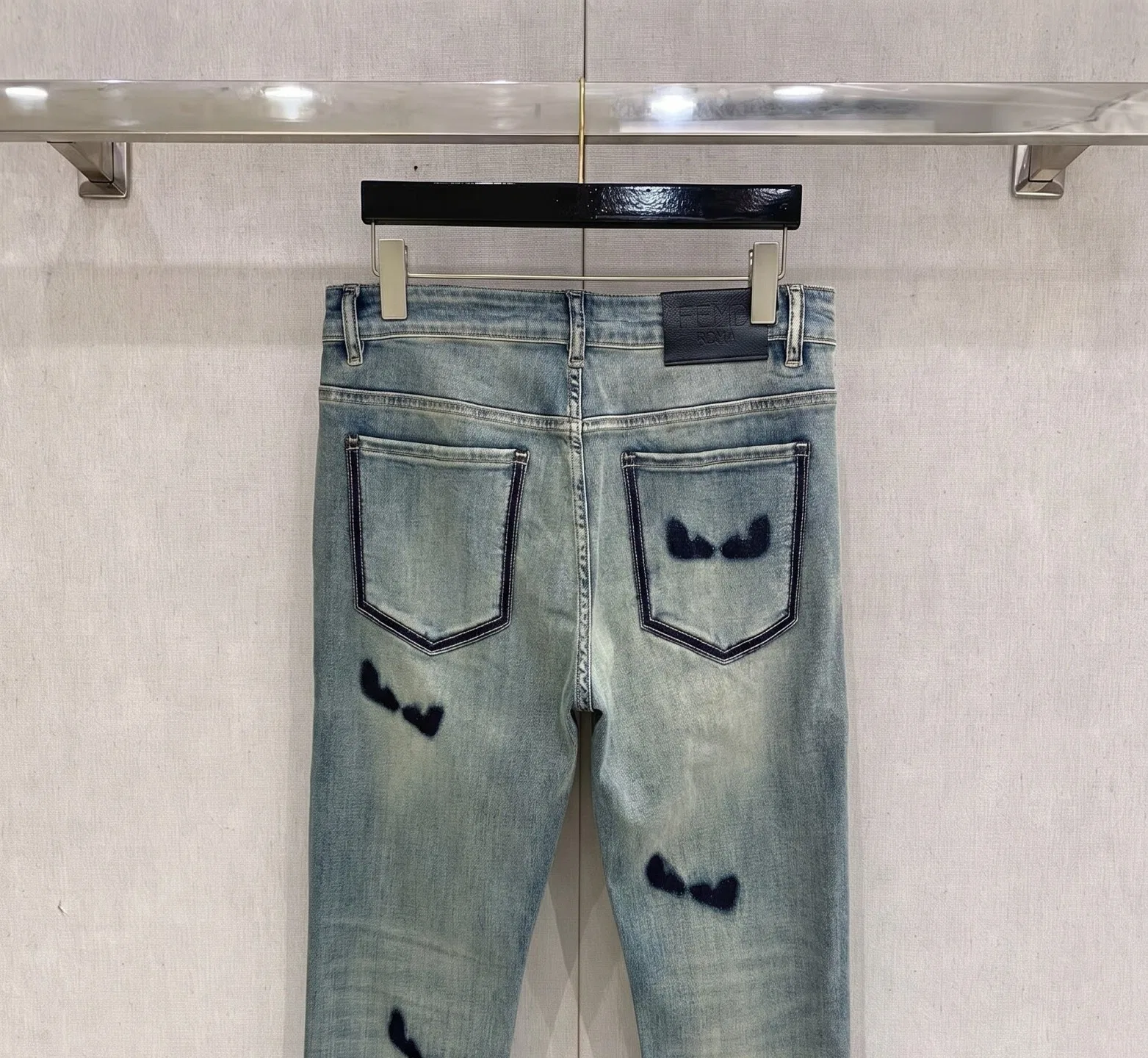 FEN 27FW QFHVEOW 029 데님팬츠 7