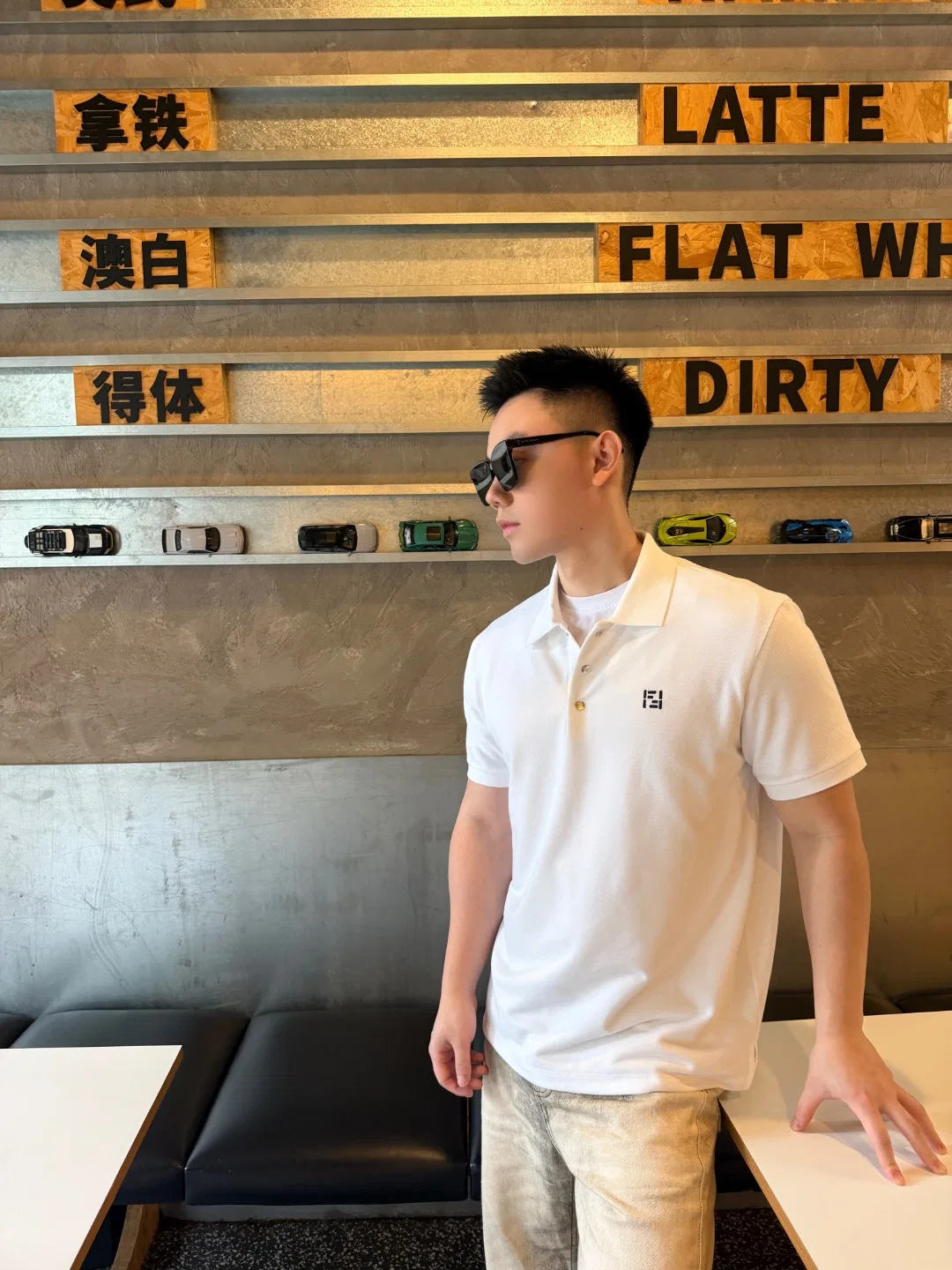 FEN 27FW SRAQKJB 001 폴로반팔티셔츠 28