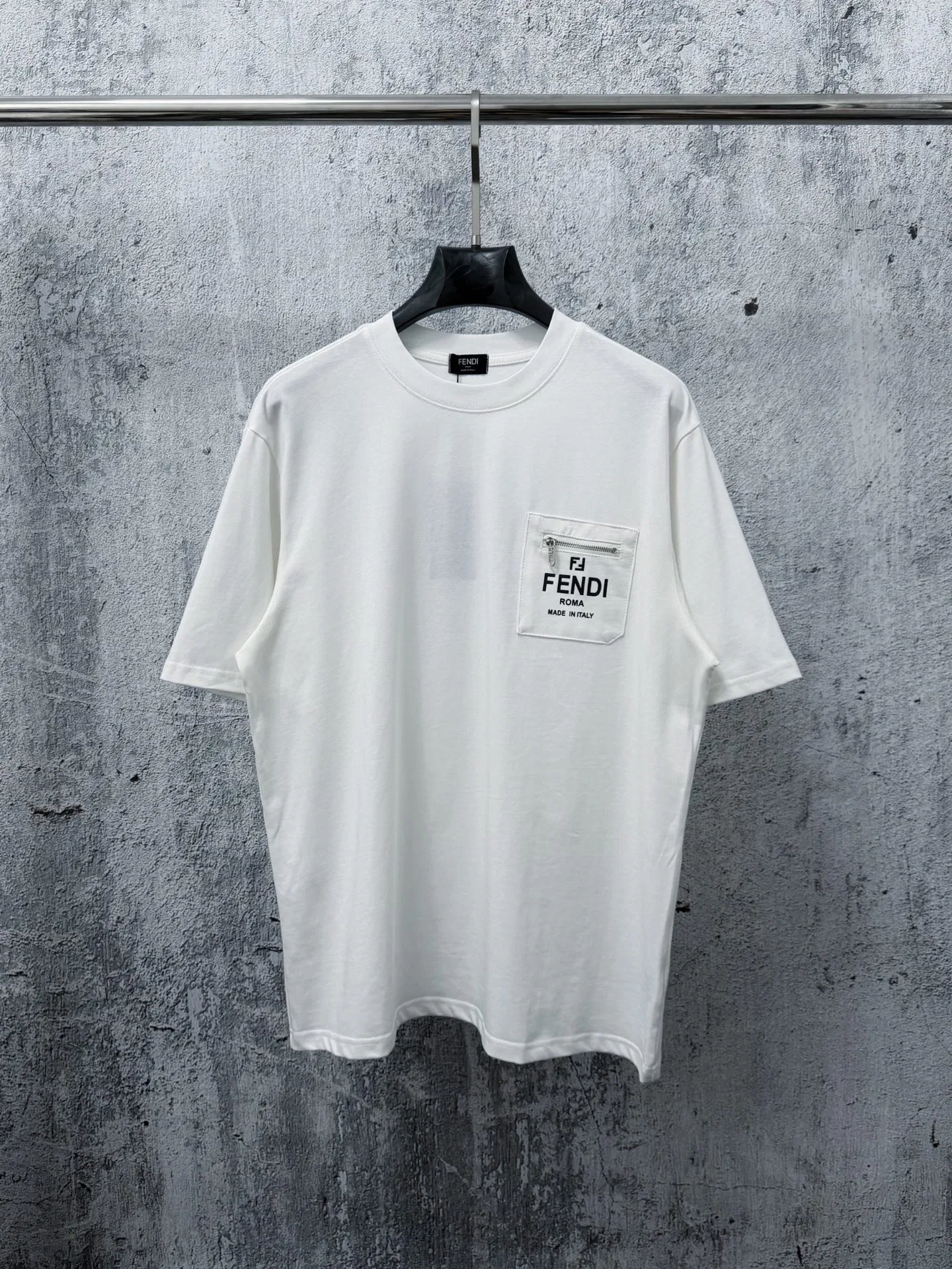 FEN 27FW YLCXOYB 001 반팔티셔츠 11
