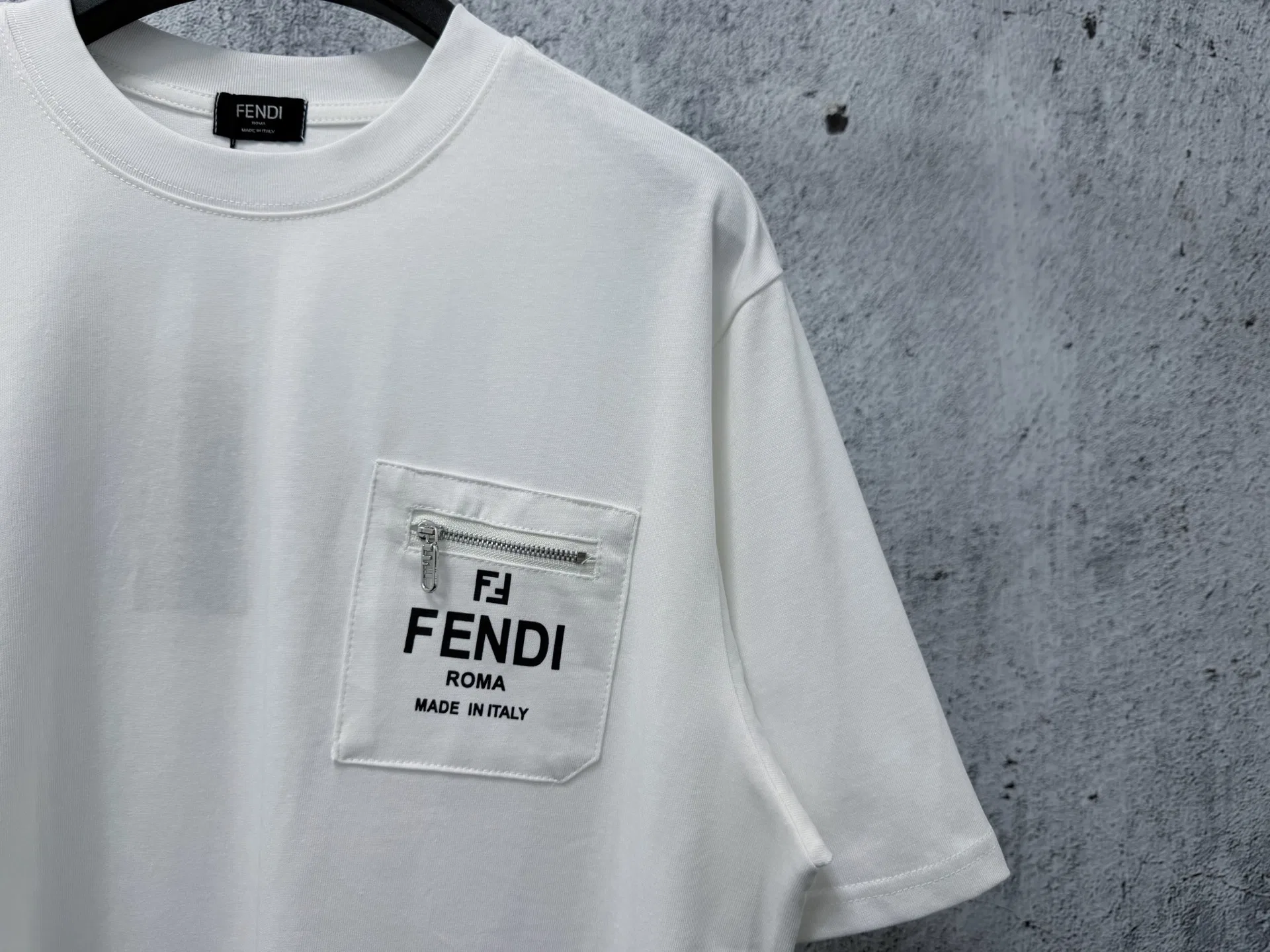 FEN 27FW YLCXOYB 001 반팔티셔츠 13