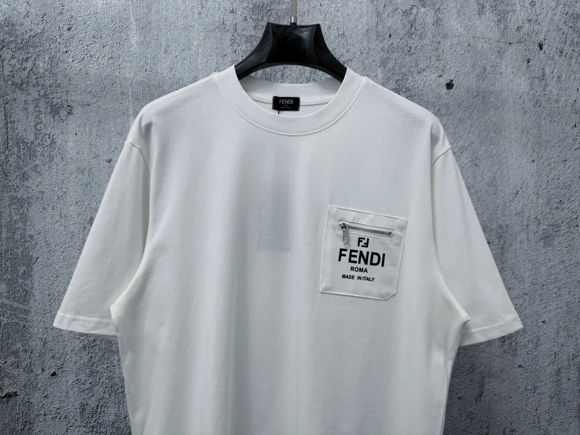 FEN 27FW YLCXOYB 001 반팔티셔츠 15