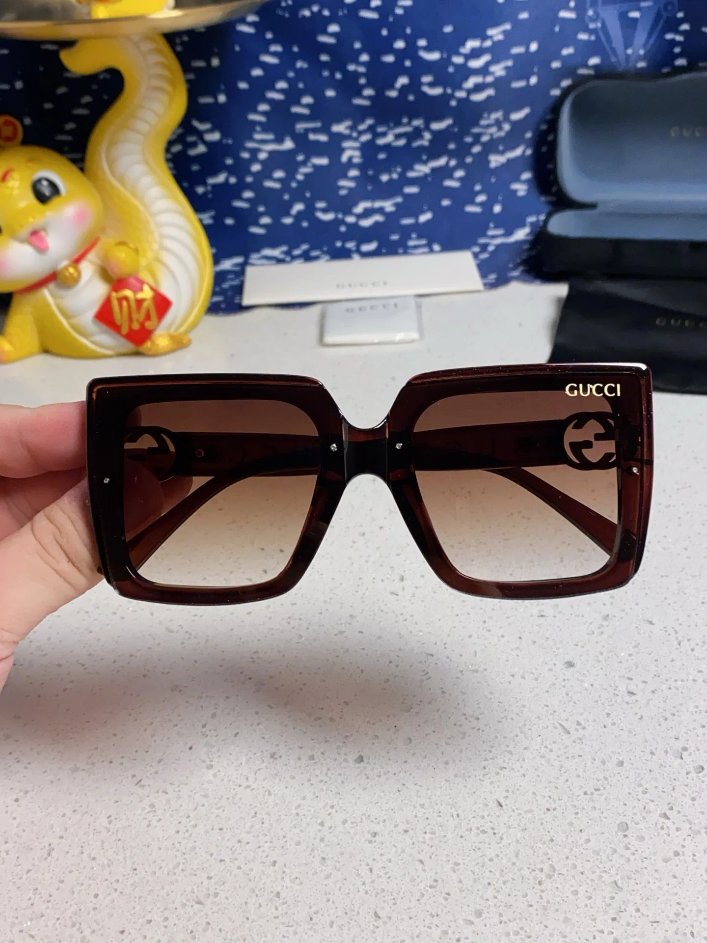 GU 27FW EBVXPVG 013 선글라스 31
