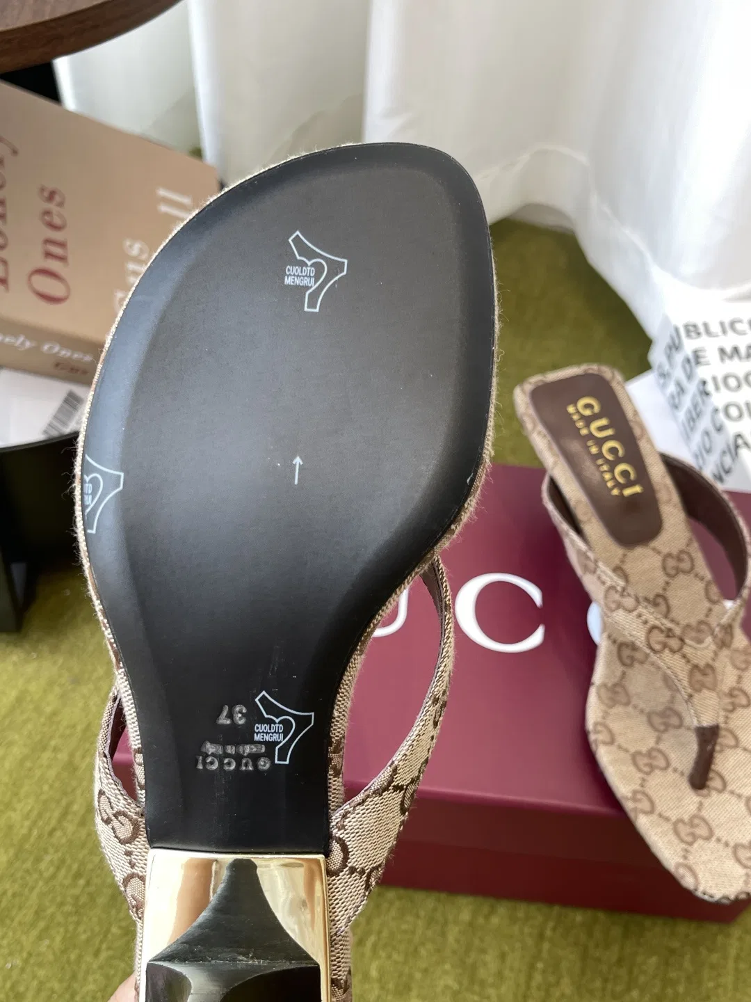 GU 27FW EPMGMVN 003 쪼리 24