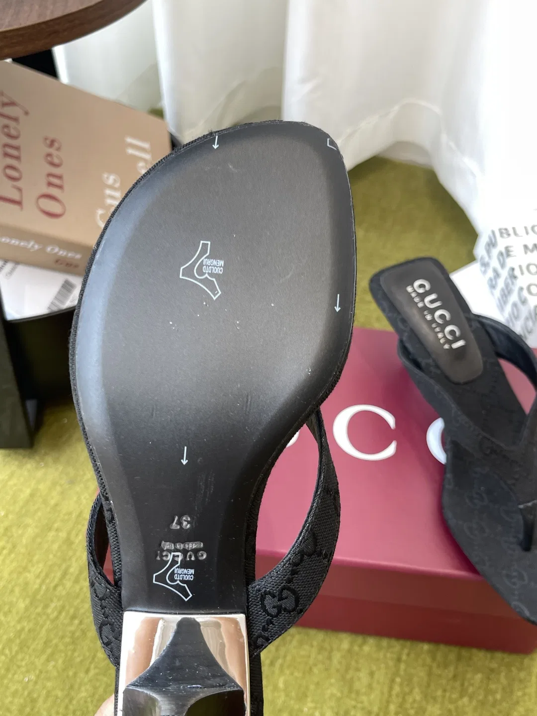 GU 27FW EPMGMVN 003 쪼리 33