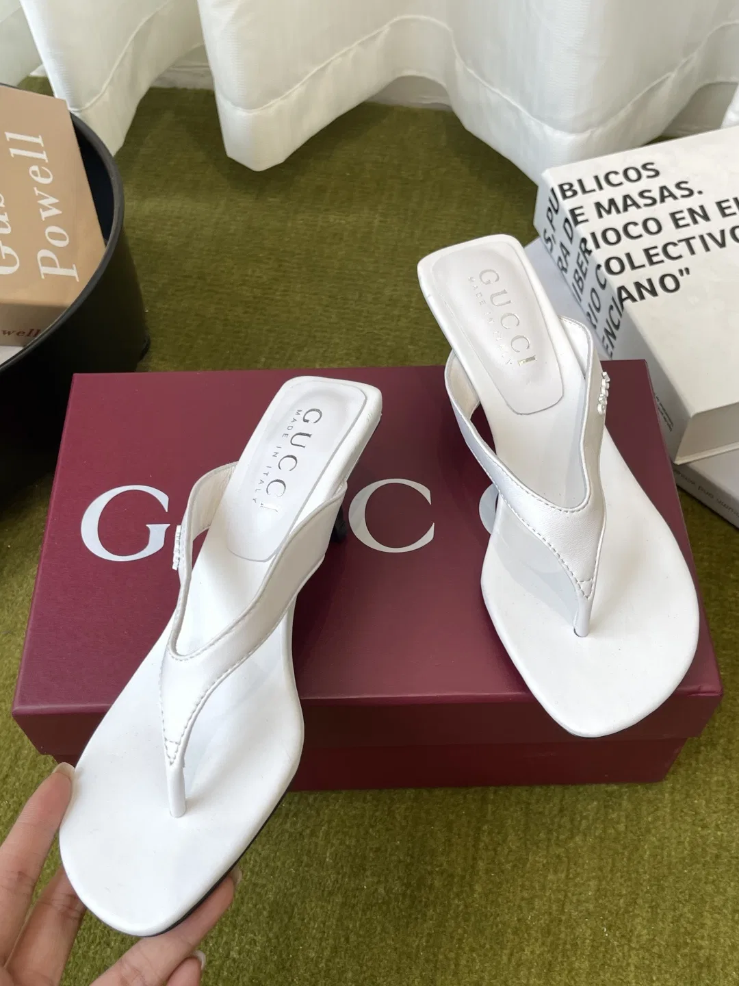 GU 27FW EPMGMVN 004 쪼리 22