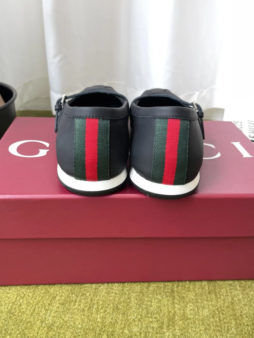 GU 27FW EPMGMVN 005 플랫슈즈 8