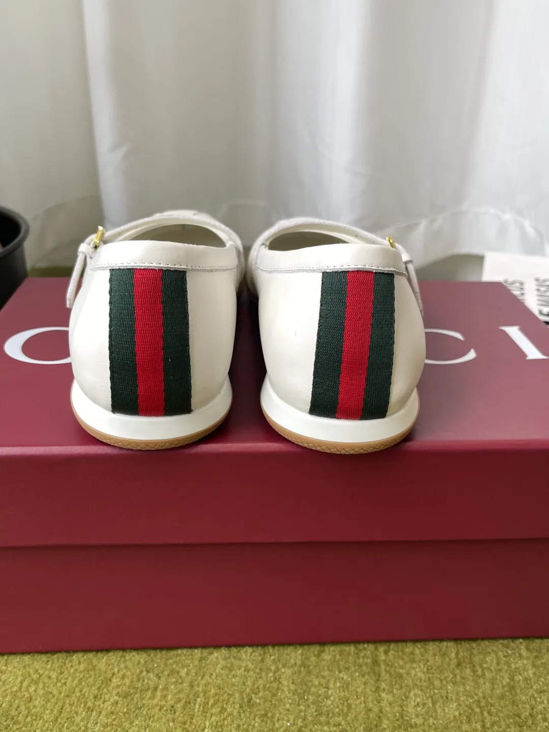 GU 27FW EPMGMVN 005 플랫슈즈 17