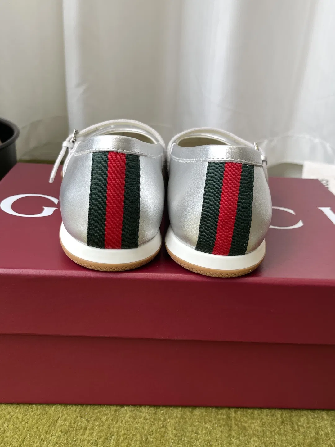GU 27FW EPMGMVN 005 플랫슈즈 26
