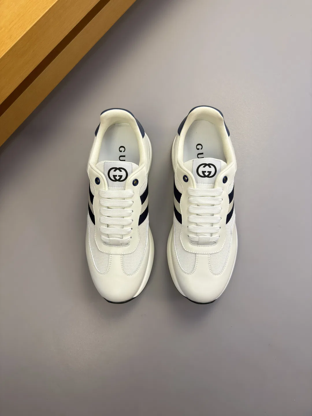 GU 27FW IWRCRKB 029 스니커즈 20