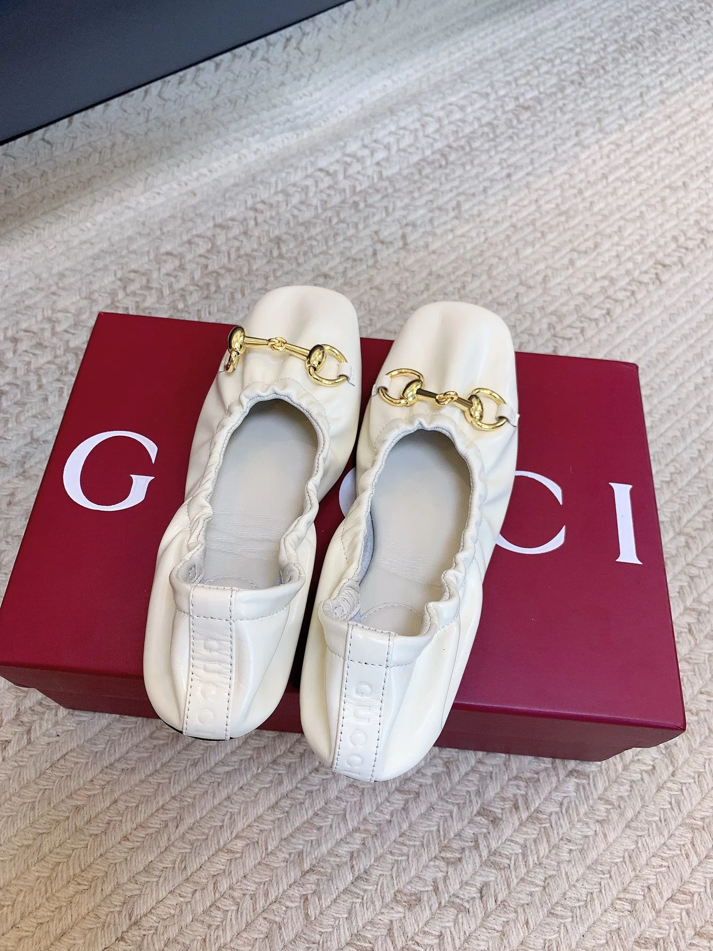 GU 27FW VGTHAQQ 032 플랫슈즈 37