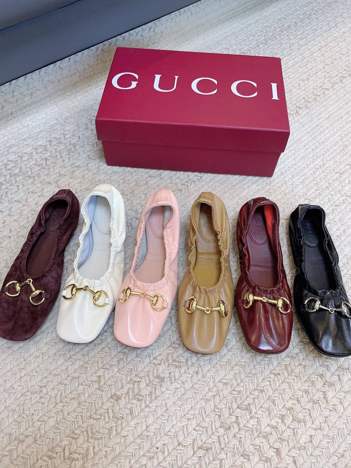 GU 27FW VGTHAQQ 032 플랫슈즈 42