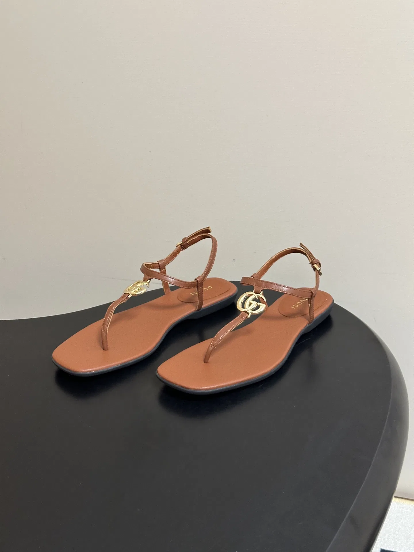 GU 27FW VGTHAQQ 036 쪼리 10