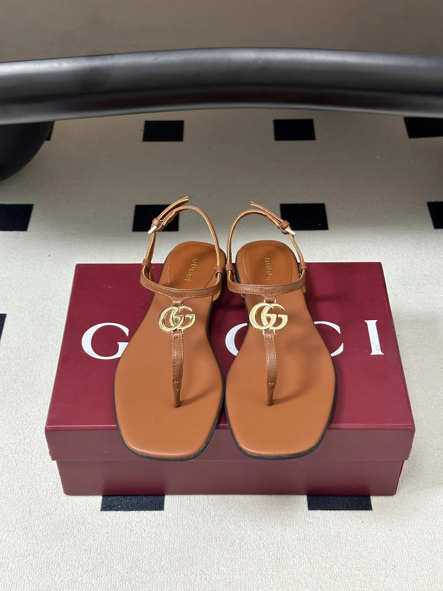 GU 27FW VGTHAQQ 036 쪼리 13