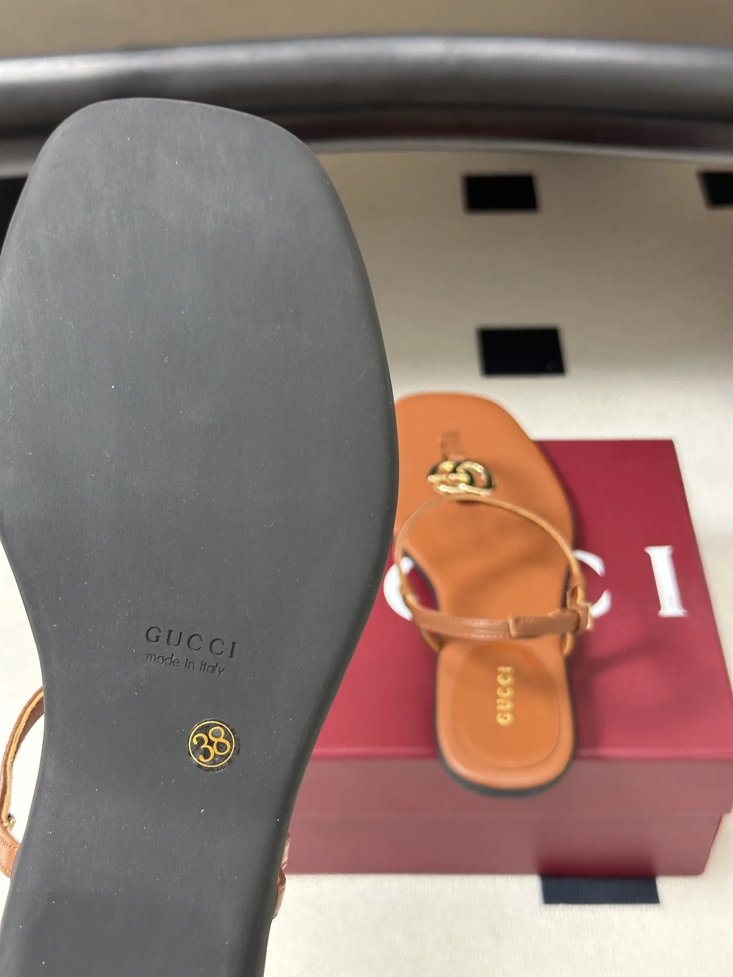 GU 27FW VGTHAQQ 036 쪼리 16