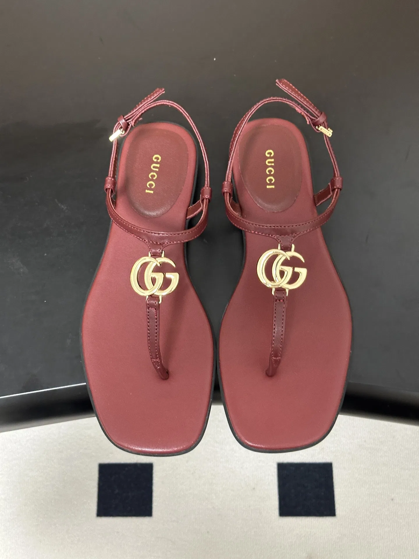 GU 27FW VGTHAQQ 036 쪼리 18